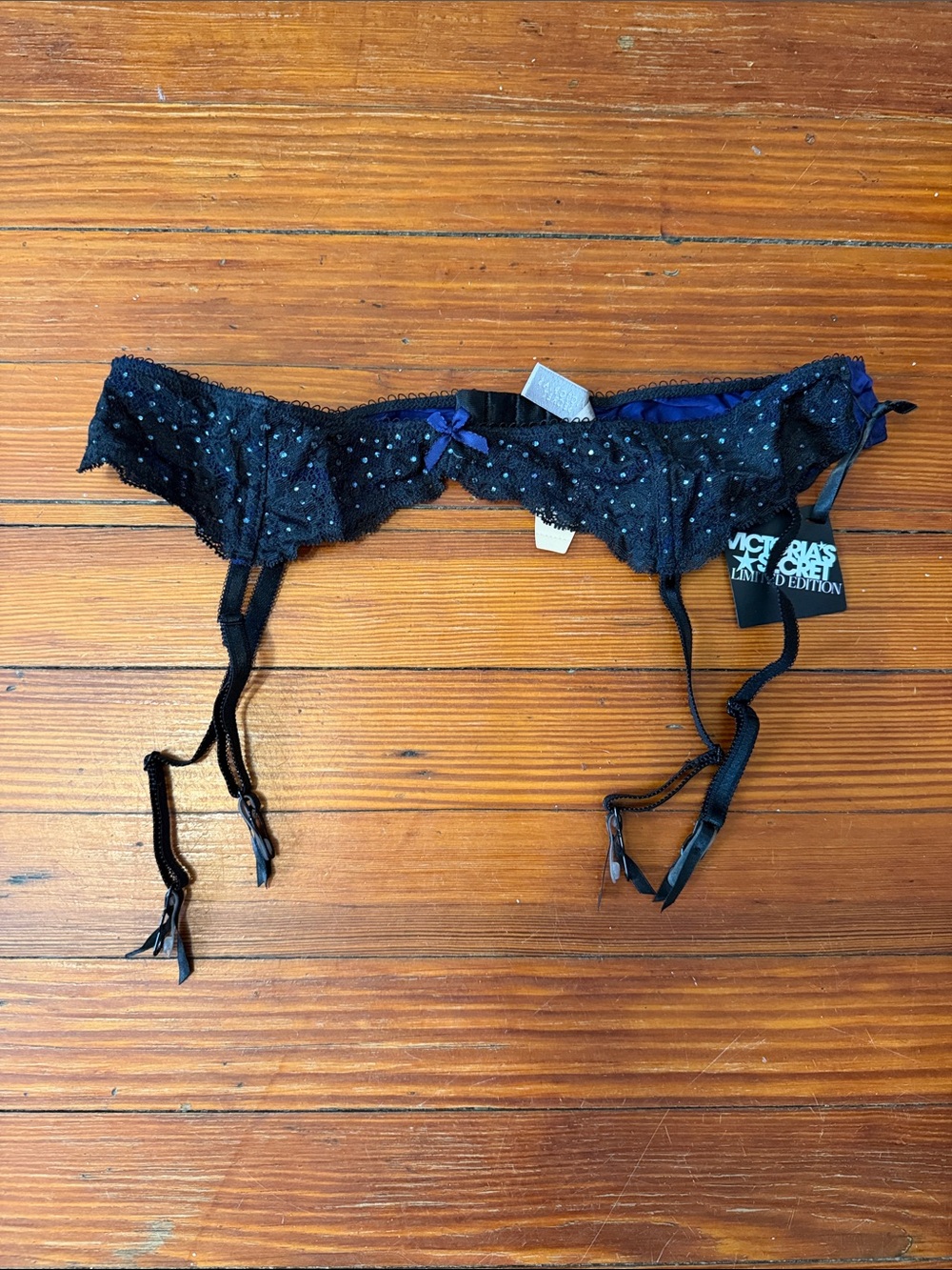 NWT Victoria's Secret Black Crystallized Garter Belt Size M/L